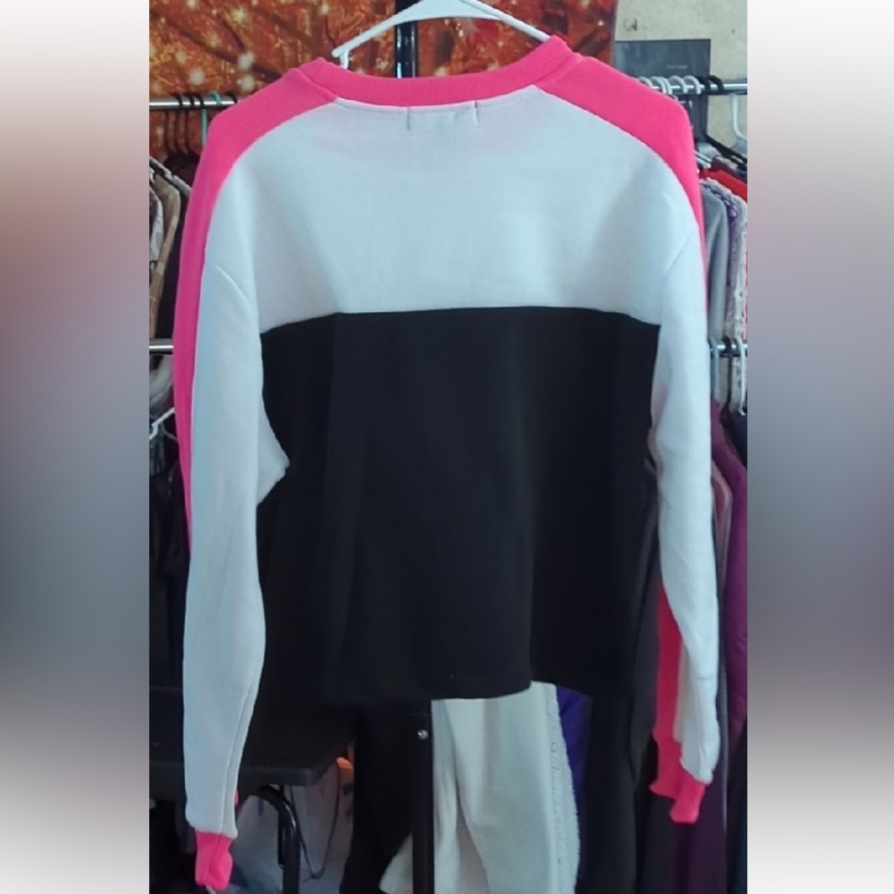 💖✨ New Look | Colorblock Crewneck Sweatshirt | Pink White Black | Size Large 💖✨ - Picture 2 of 3